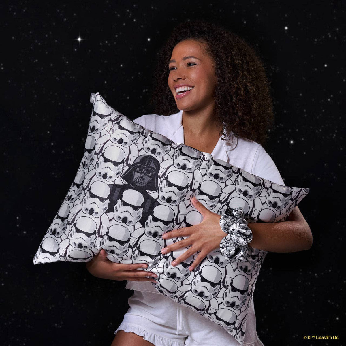 Star Wars™ & Kitsch Satin Pillowcase in Darth Vader & Stormtroopers – FORHÅNDSBESTILLING