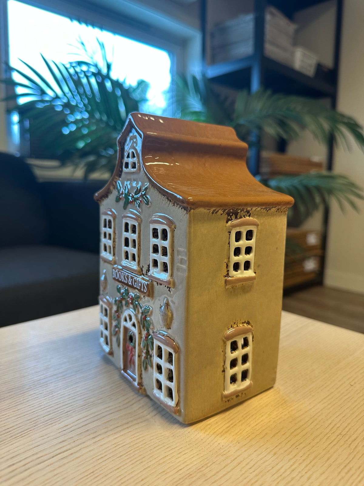 Books & Gifts lyslykt i steingods