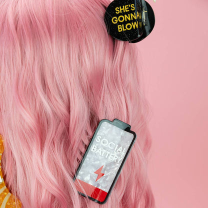 She's Gonna Blow – Hårklype formet som en bombe