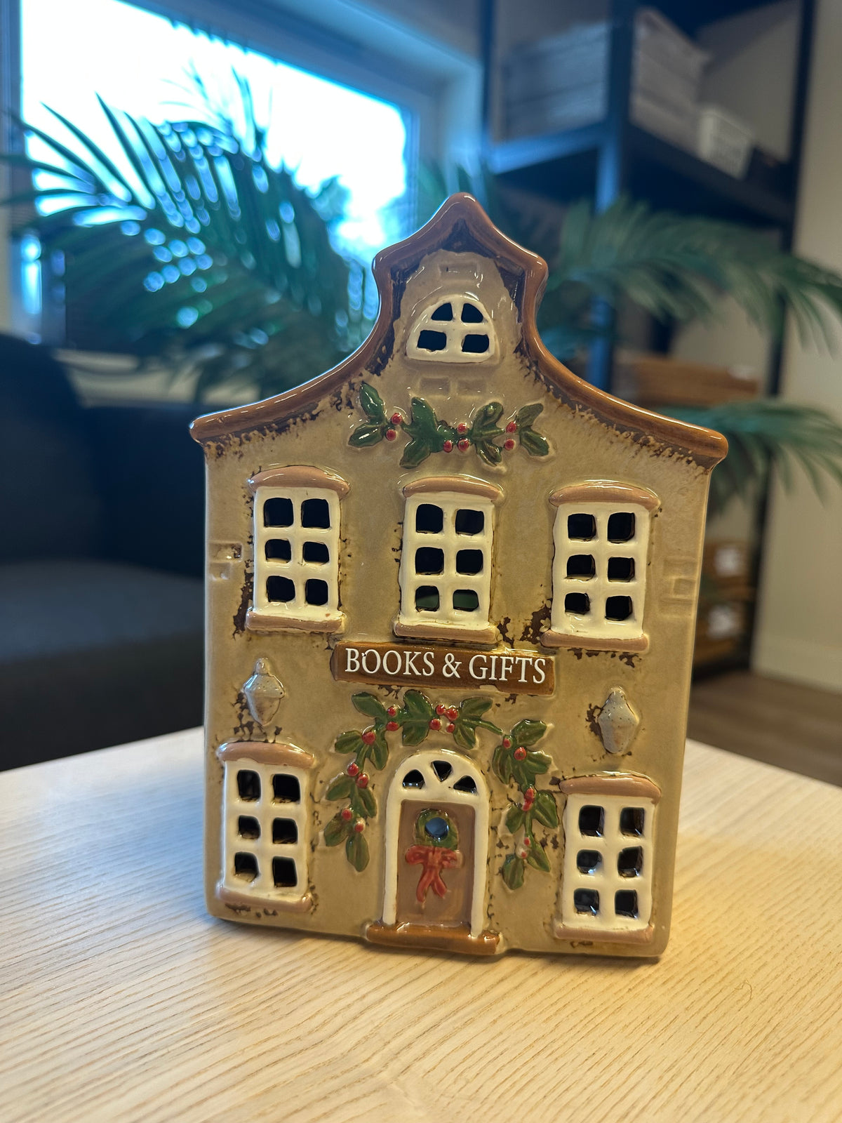 Books & Gifts lyslykt i steingods