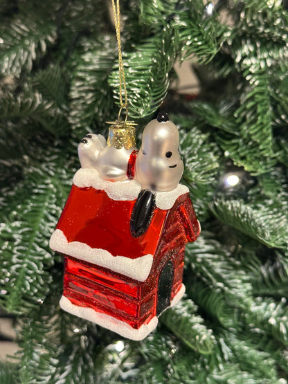 Vondels Snoopy på hundehuset