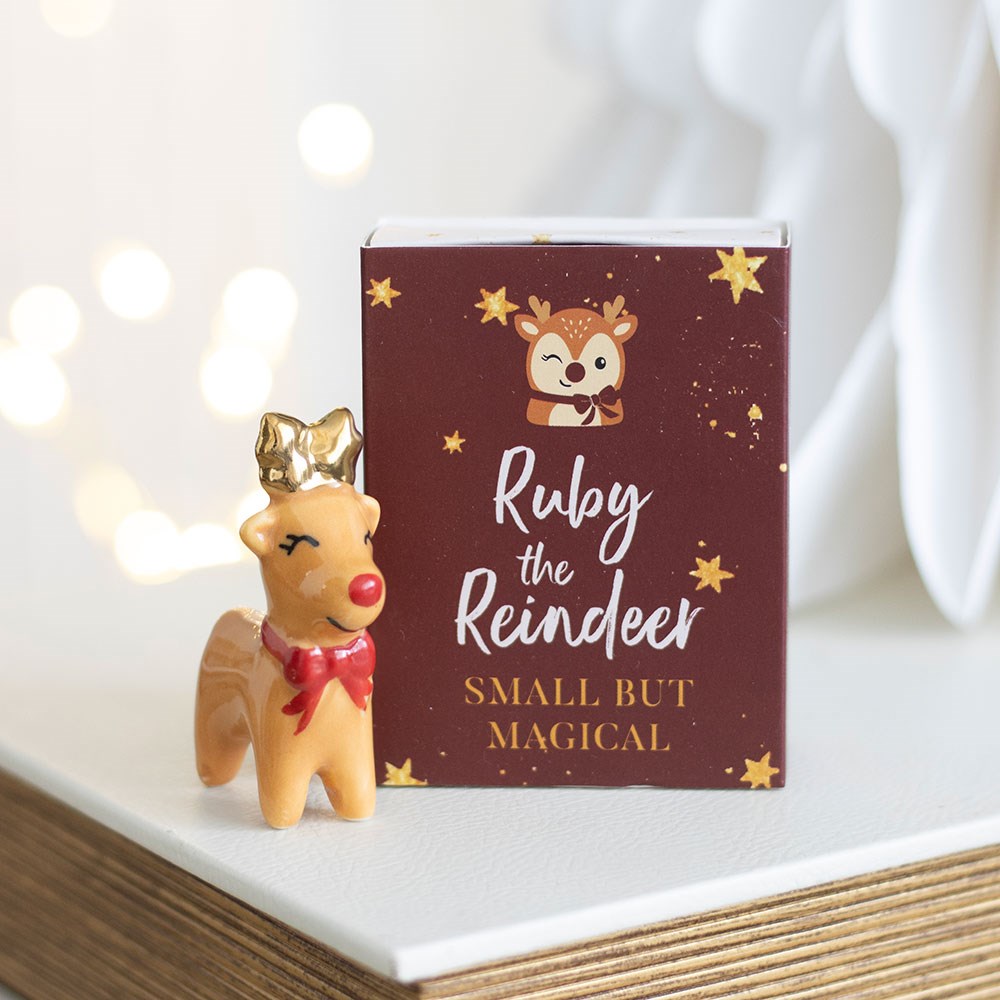 Ruby the Reindeer – 24 små lykkefigurer i display